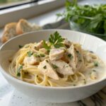A delicious bowl of creamy garlic chicken Alfredo